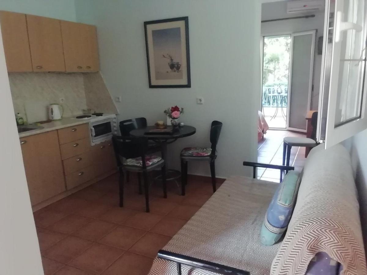 Poseidon Apartments อากิออส กอร์ดิออส ภายนอก รูปภาพ